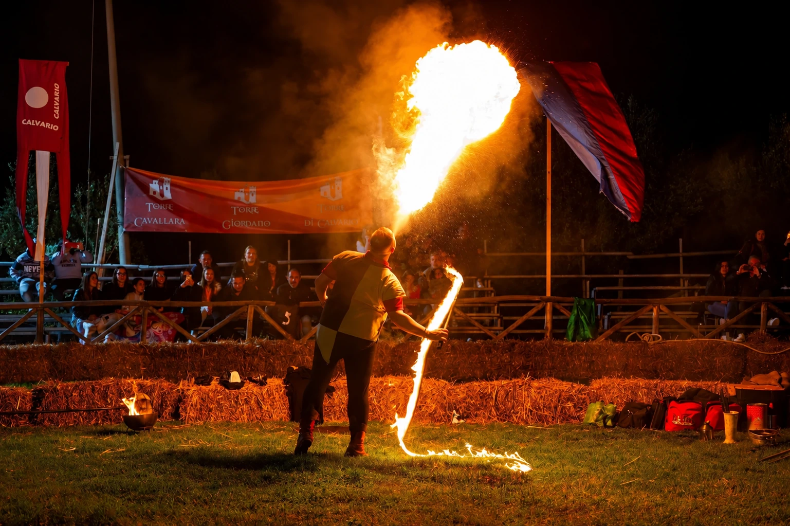 Una fiammata durante lo spettacolo Firestorm